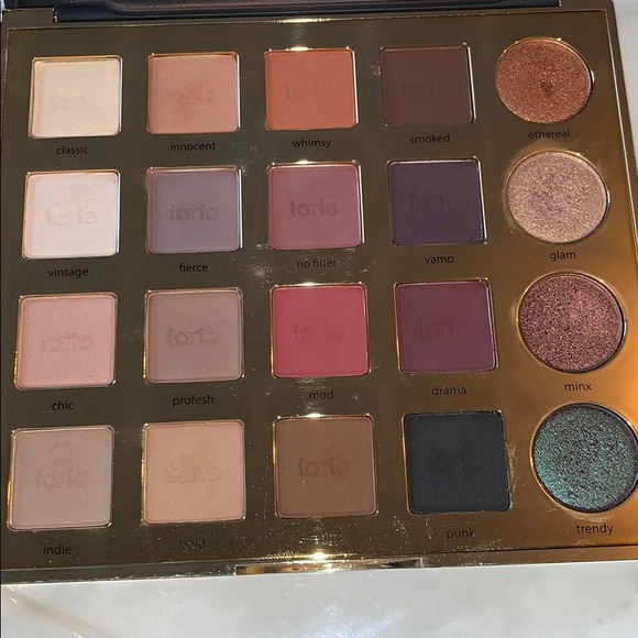 Like New Tarte Tarteist Pro Palette w Box - Picture 2 of 16